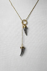 Colar Pingentes Dentes Prateados | Banho Ouro 18k | Poderoso