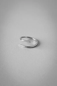 Anel Delicado Ajustável | Banho de Ródio | Minimalista