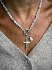 Colar Cruz Orgânica e Contas Pastel | Banho de Prata 925