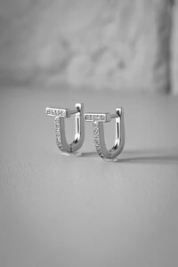 Brinco Argola Ferradura com Zircônias | Banho de Ródio | Contemporâneo