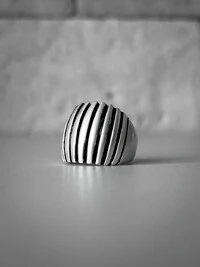 Anel Textura Ondas Ajustável | Banho de Prata 925 | Moderno