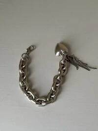 Pulseira Chunky de Elos com Pingente de Coração em Banho de Prata | Tatsi
