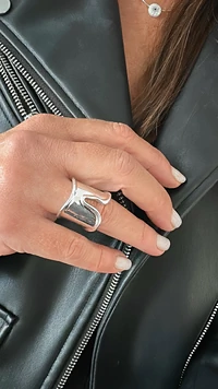 Anel V Orgânico | Banho de Ródio | Elegante