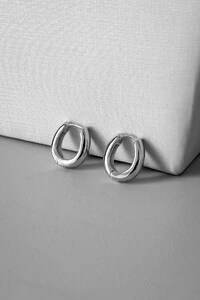 Brinco Argola Oval Lisa | Banho Ródio | Clássico