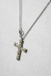 Colar Cruz X Cravejada | Banho Ródio e Ouro 18k | Contemporâneo