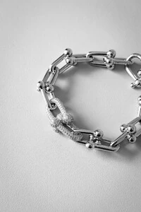 Pulseira Elos Geométricos Cravejados | Banho de Ródio | Sofisticada