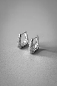 Brinco Geométrico Cravejado P | Banho de Ródio | Moderno