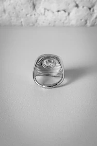 Anel Zircônia Central | Banho de Ródio | Sofisticado