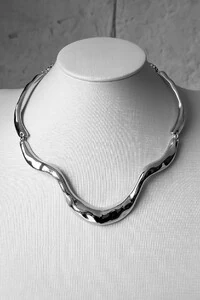 Colar Orgânico Abstrato | Banho Ródio | Escultural