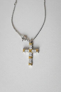 Colar Cruz X Cravejada | Banho Ródio e Ouro 18k | Contemporâneo