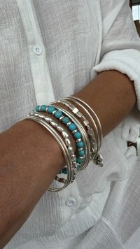 Trio de Pulseiras Boho com Pingentes em Banho de Prata | Tatsi