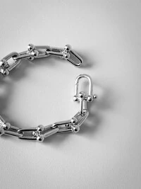 Pulseira Elos Geométricos Cravejados | Banho de Ródio | Sofisticada