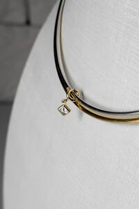 Colar Choker Duplo Pingente | Banho Ouro 18k e Ródio | Moderno