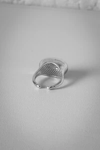 Anel Dedinho Oval | Banho de Ródio | Moderno