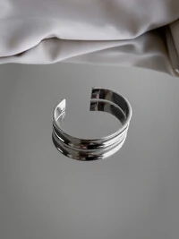 Bracelete Liso Aberto | Banho de Prata 925 | Elegante