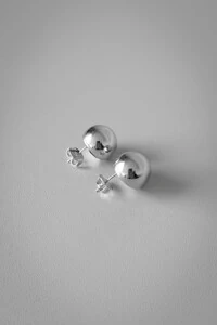 Brinco Esfera Lisa | Banho de Ródio | Minimalista