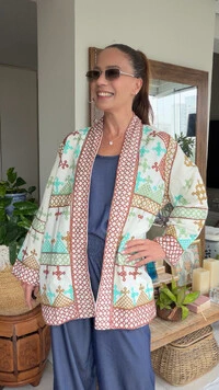 Casaco Quimono Bordado Algodão Off White Geométrico com Faixa Tati Veste