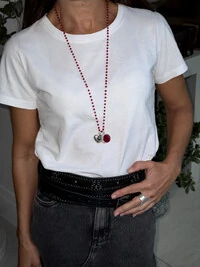 Colar Longo Vermelho com Pingentes | Coração, Trevo, Rosa e Medalha Vermelha | Banho de Prata 925