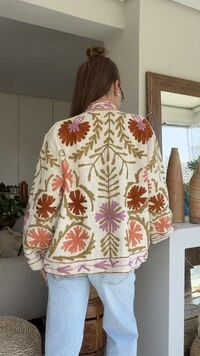 Casaco Bordado Flor Silvestre Linho Off-White