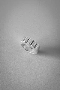 Anel Esculpido Degrau | Prata 925 | Contemporâneo