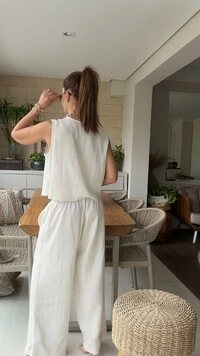 Conjunto Colete Bordado e Calça Pantalona Off-White