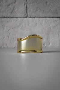 Bracelete Punho Orgânico M | Banho de Ouro 18k | Elegante