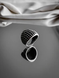 Anel Texturizado Bolinhas em Relevo | Prata 925 | Design Artesanal