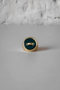 Anel Redondo Pedra Verde | Banho Ouro 18k | Moderno