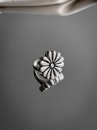 Anel Flor Margarida Polida | Prata 925 | Romântico e Delicado