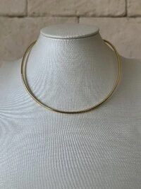 Choker Aro Rígido Fio Fino Banho de Ouro 18k