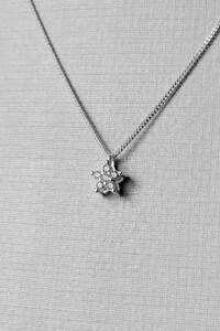 Colar Pingente Estrela Cravejada | Prata 925 | Delicado