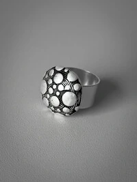 Anel Redondo Bolas Texturizado Ajustável | Banho de Prata 925