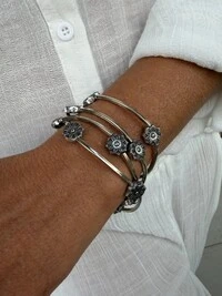 Colar/Pulseira Segmentos e Florzinhas Banho de Prata