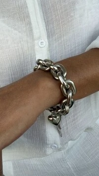 Pulseira Chunky de Elos com Pingente de Coração em Banho de Prata | Tatsi