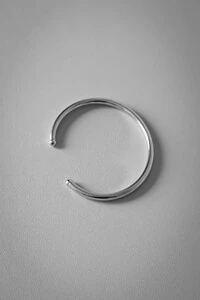 Bracelete Rígido Fino | Banho de Ródio | Minimalista