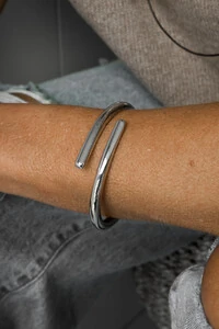 Bracelete Minimalista Aberto | Banho de Ródio | Moderno