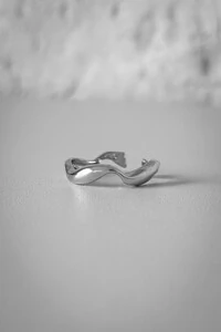 Anel Irregular Slim | Banho de Ródio | Moderno