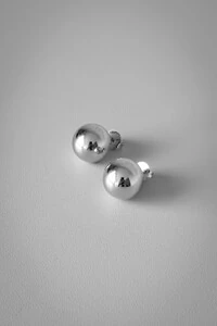 Brinco Esfera Lisa | Banho de Ródio | Minimalista