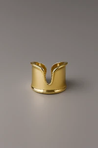 Anel V Orgânico | Banho de Ouro 18k | Elegante