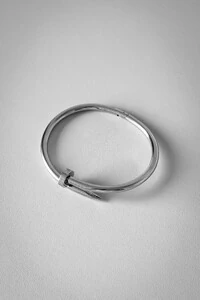 Bracelete Prego Feminino | Banho de Ródio | Moderno