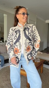 Casaco Bordado Margaridas Linho Off-White