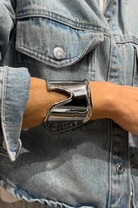 Bracelete V Orgânico | Banho de Ródio | Elegante