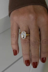 Anel Solitaire Oval | Banho de Ouro 18k | Zircônia