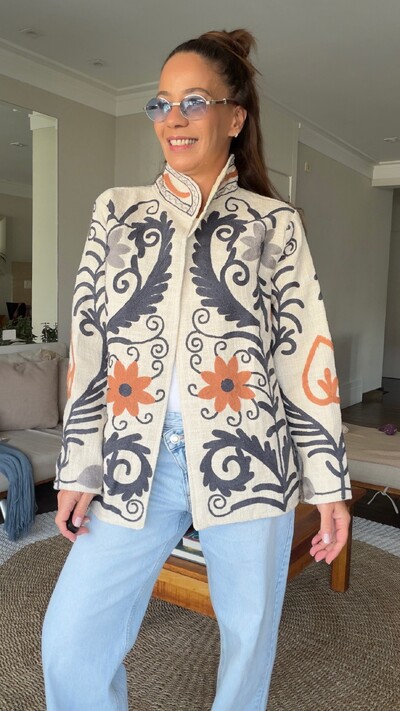 Foto Casaco Bordado Margaridas Linho Off-White