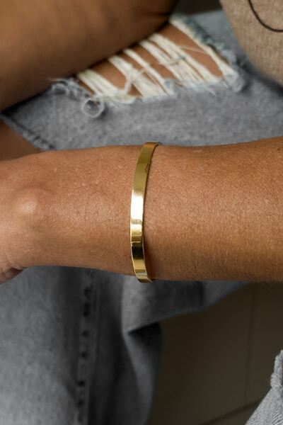 Foto Bracelete Rígido Liso | Banho de Ouro 18k | Atemporal