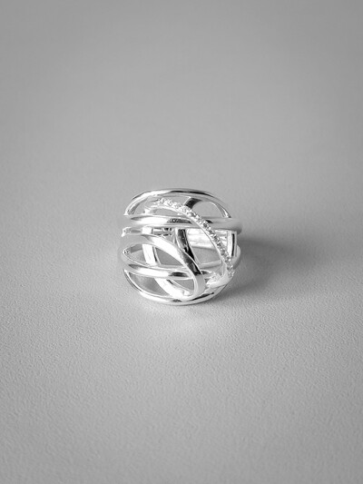 FotoAnel Fio Entrelaçado Zirconias | Prata 925 | Design Orgânico