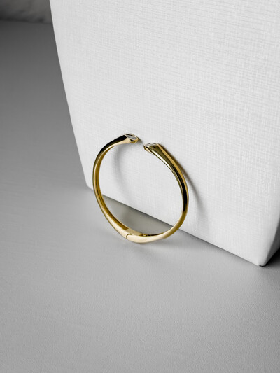 Foto Bracelete Aberto Pontas Cravejadas | Banho Ouro 18k | Elegante
