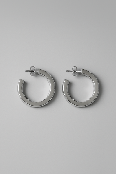 Foto Brinco Argola Lisa Geométrica | Médio | Banho de Ródio | Minimalista