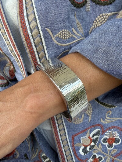 Foto Bracelete Rígido Casca de Árvore Banho de Ródio