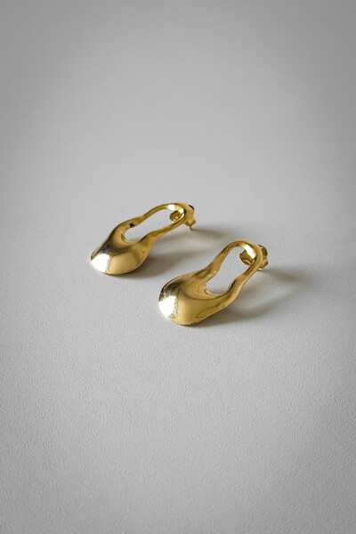 FotoBrinco Vazado Orgânico | Banho de Ouro 18k | Moderno